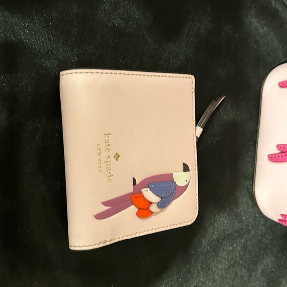 Kate Spade New York Flock Party Parrot Crossbody bundle of 3 matching pieces. - Picture 8 of 15